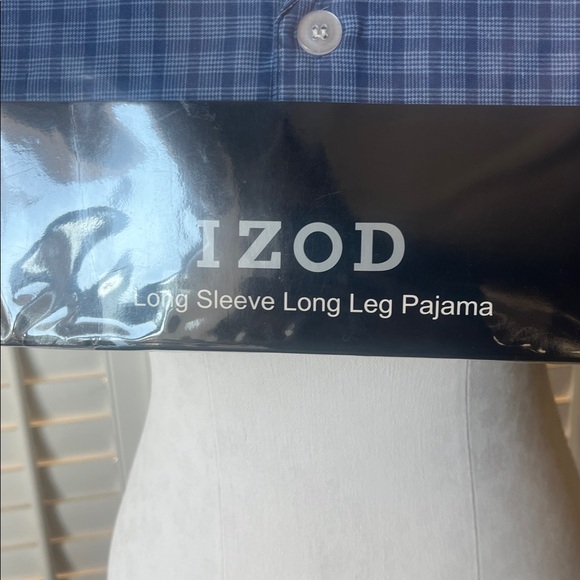 Izod Men's Blue Plaid Shirt - Picture 2 of 4